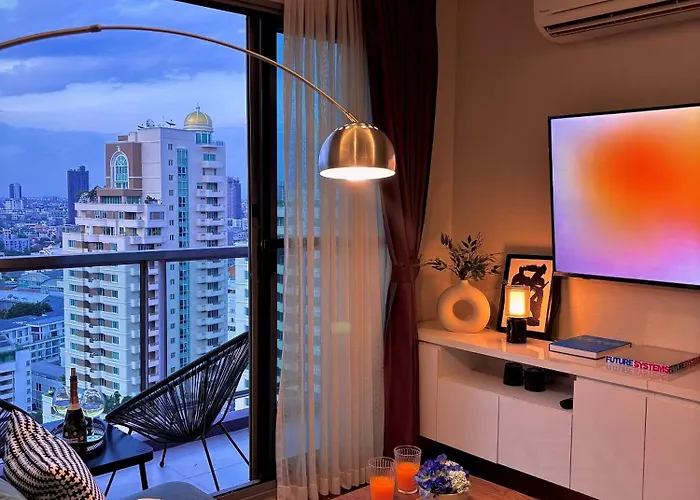 5min Metro | Kingbed | Kitchen Full | Netflix Wifi