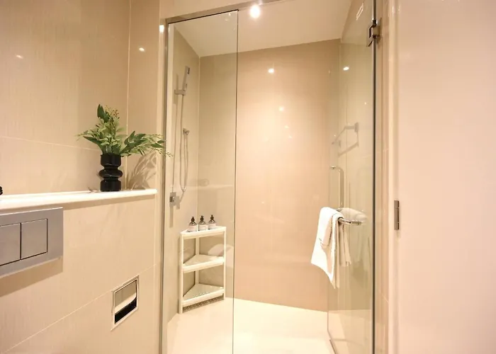 5min Metro | Kingbed | Kitchen Full | Netflix Wifi *