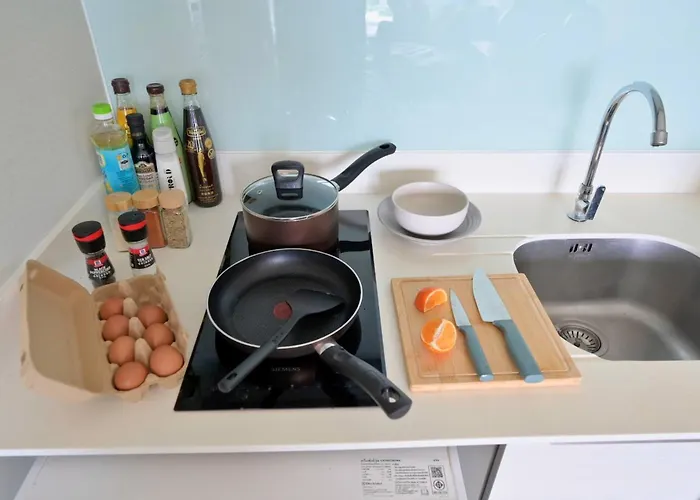 5min Metro | Kingbed | Kitchen Full | Netflix Wifi アパート *