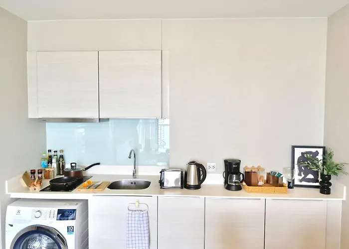 5min Metro | Kingbed | Kitchen Full | Netflix Wifi アパート
