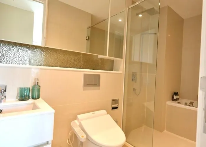 5min Metro | Kingbed | Kitchen Full | Netflix Wifi *