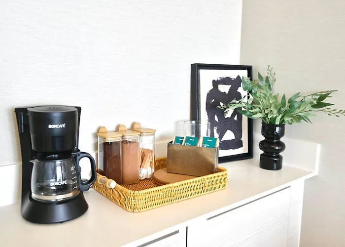 5min Metro | Kingbed | Kitchen Full | Netflix Wifi アパート *