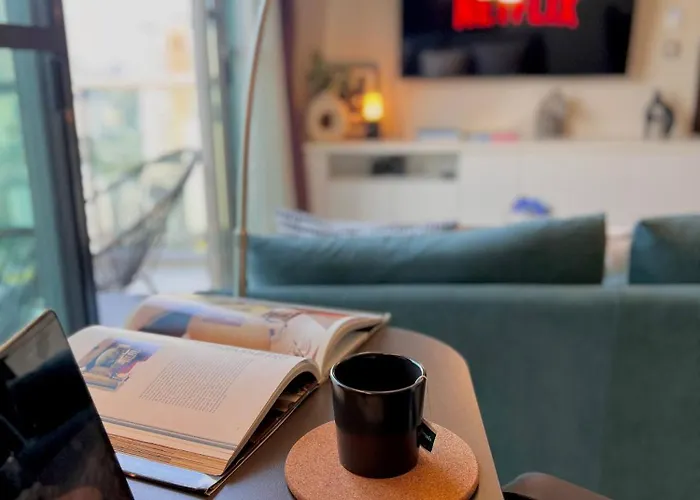 5min Metro | Kingbed | Kitchen Full | Netflix Wifi *