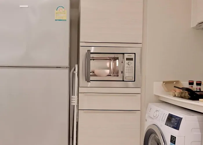 5min Metro | Kingbed | Kitchen Full | Netflix Wifi アパート