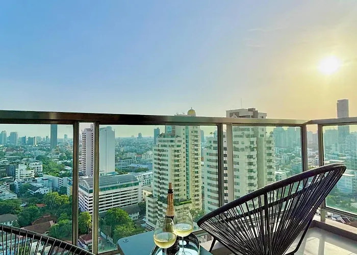 5min Metro | Kingbed | Kitchen Full | Netflix Wifi